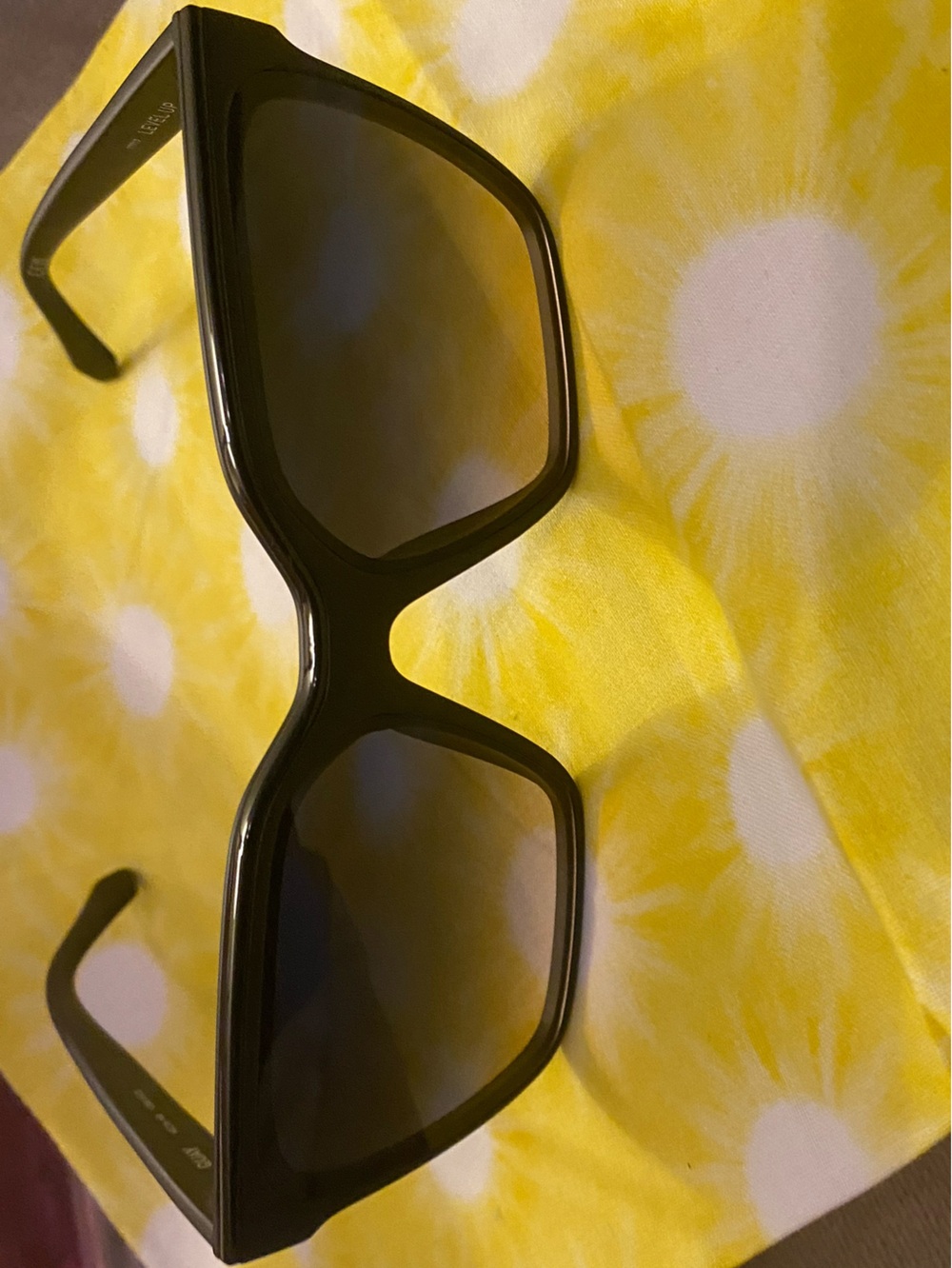Quay | Level Up | Black Frame / Smoke Polarized Lens - Picture 10 of 16